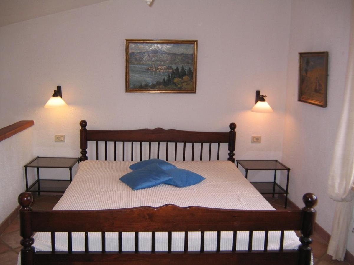 Studio-Appartment In Landhaus Mit Meerblick Порто Адзуро Екстериор снимка